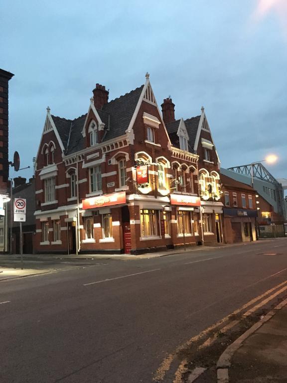 Anfield Accommodation Part Of The Twelfth Man Public House Liverpool Exterior foto